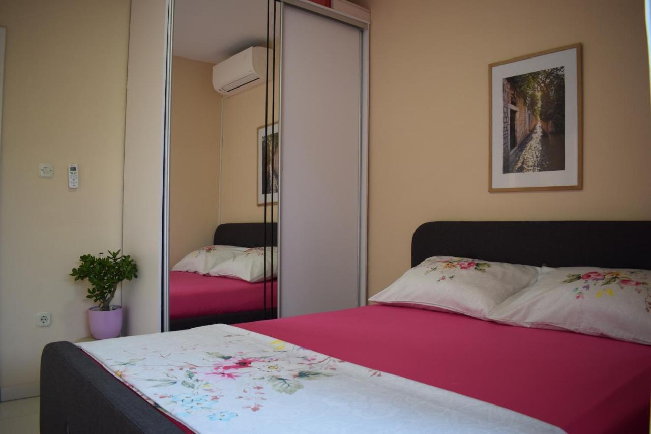 Apartman Gabriel พอดโกรา ภายนอก รูปภาพ