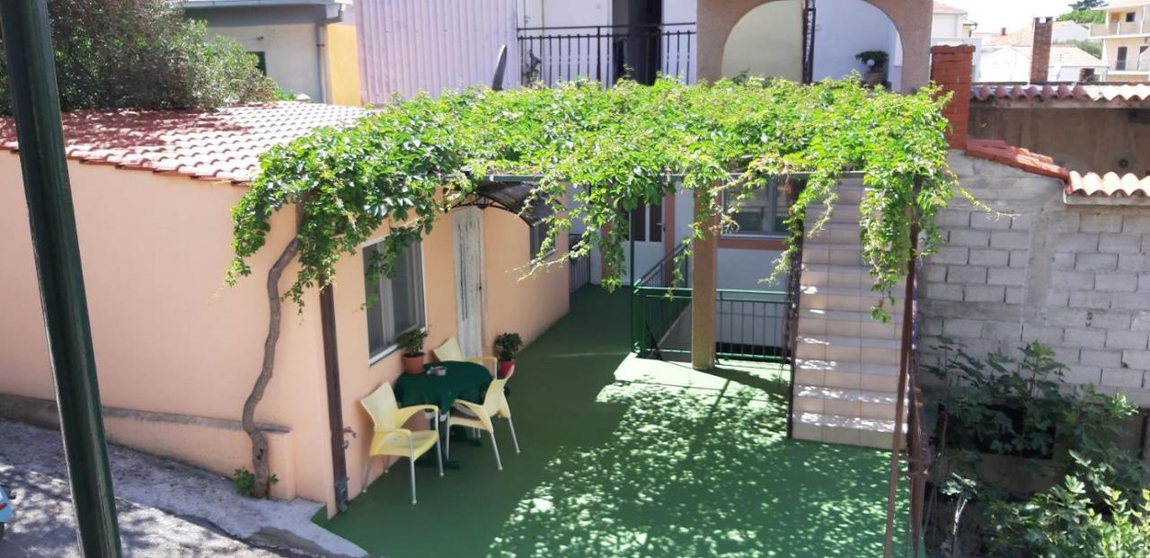 Apartman Gabriel พอดโกรา ภายนอก รูปภาพ