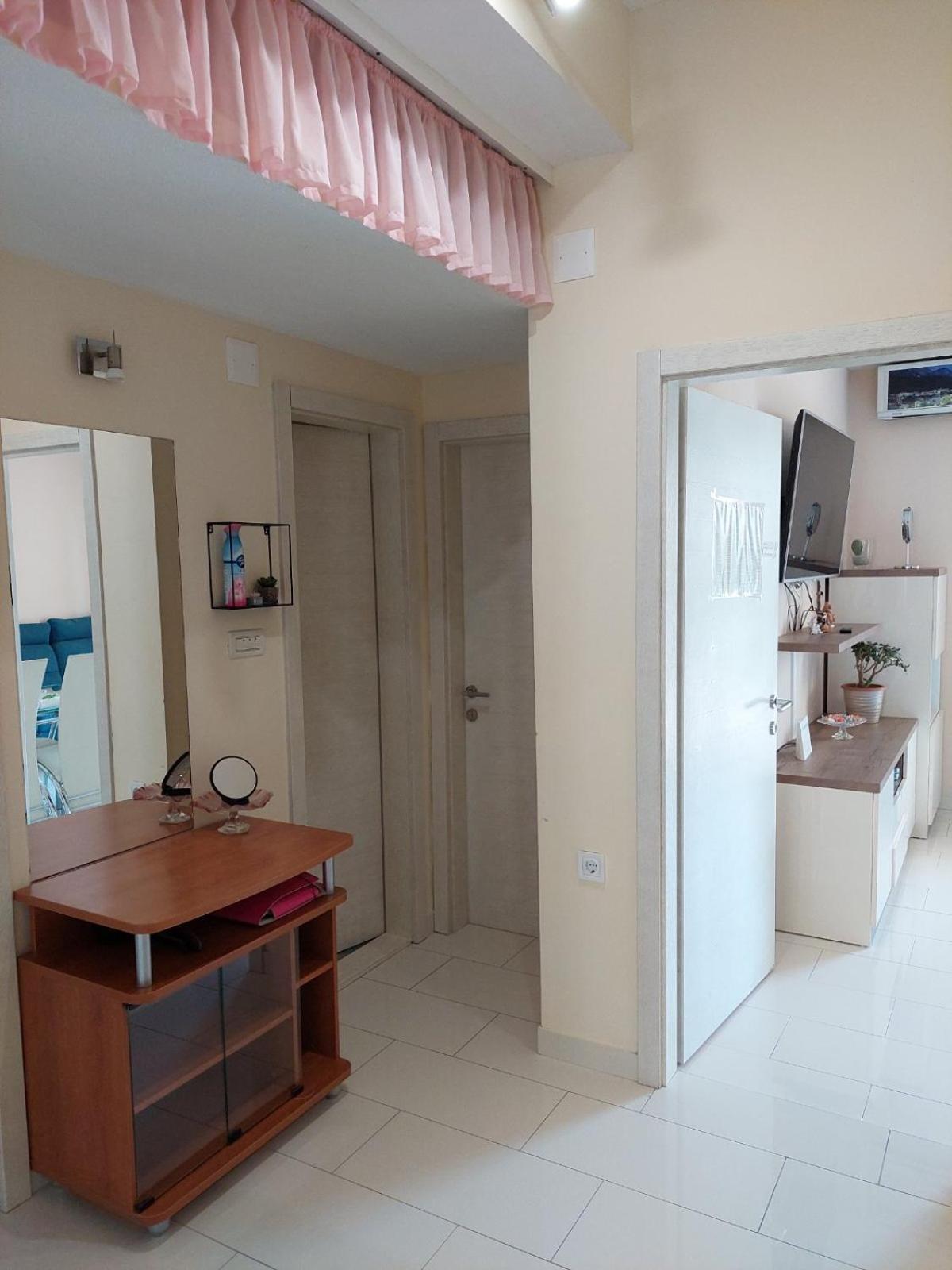 Apartman Gabriel พอดโกรา ภายนอก รูปภาพ