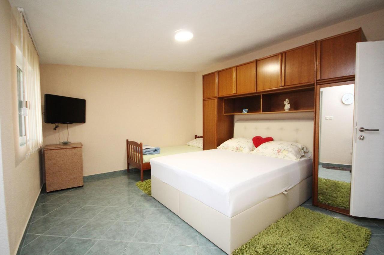 Apartman Gabriel พอดโกรา ภายนอก รูปภาพ