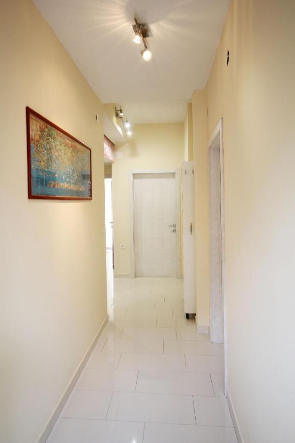 Apartman Gabriel พอดโกรา ภายนอก รูปภาพ