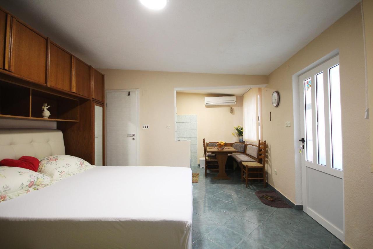 Apartman Gabriel พอดโกรา ภายนอก รูปภาพ